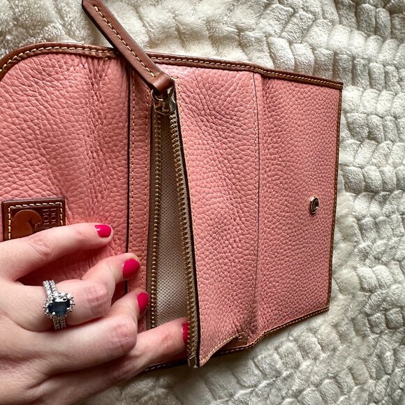 Dooney & Bourke - Pebble Grain Wallet - Geranium - Great Condition! - Picture 4 of 6